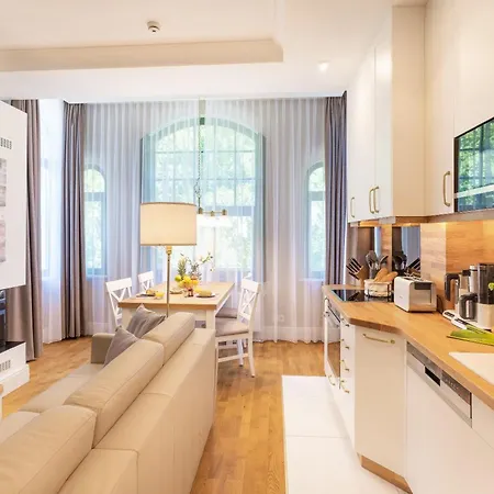 Waldschloss App 11 塞巴特黑灵斯多夫