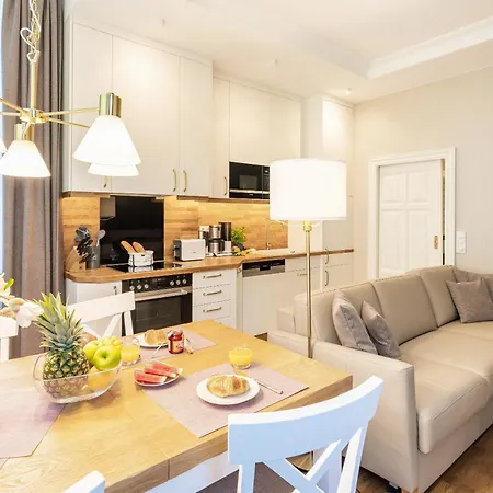 Waldschloss App 11 *