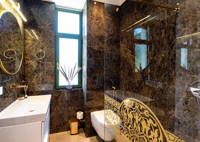 Waldschloss App 11 *